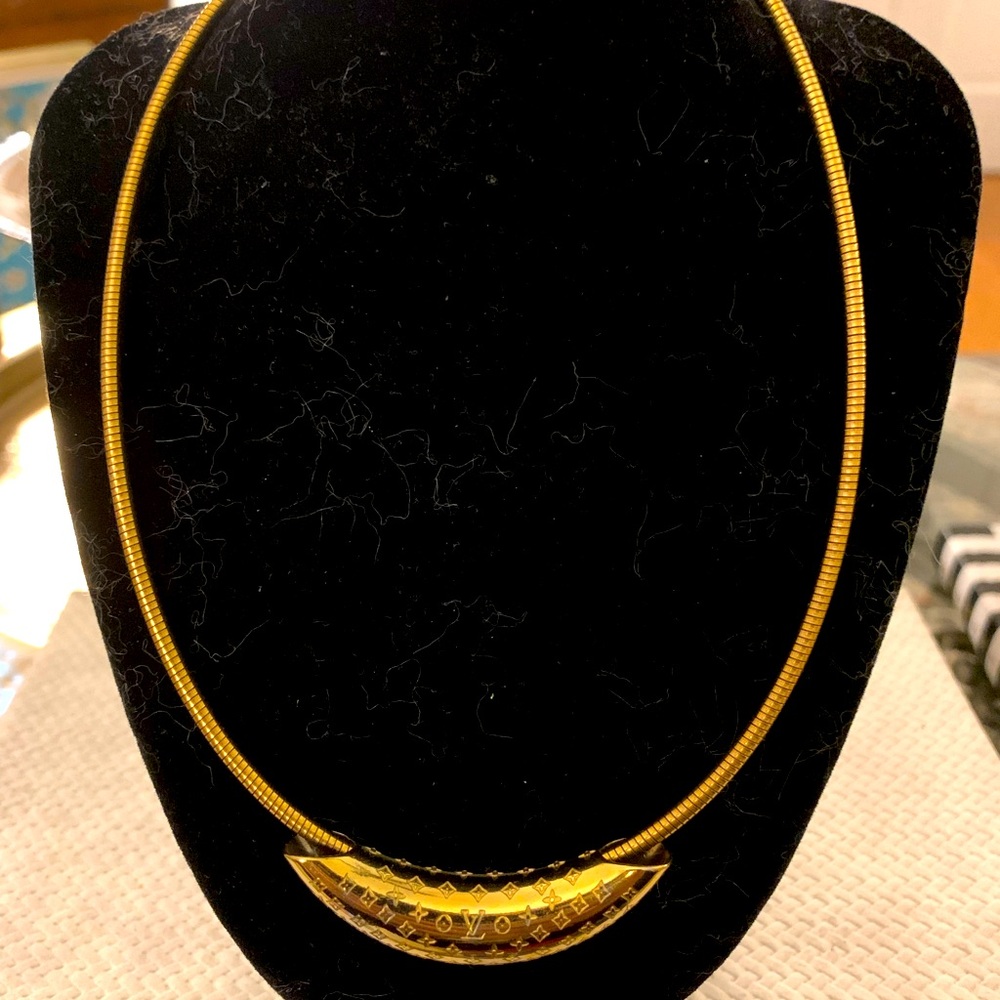 Gently Used Fashion Necklace